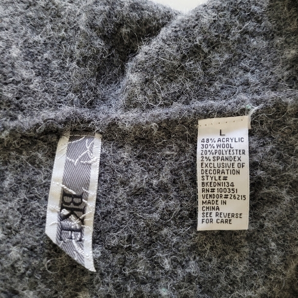 BKE gray wool sequin vneck sweater - Picture 2 of 9